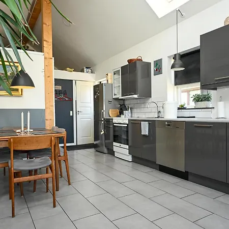 2 Bedroom Stunning In * Mesinge